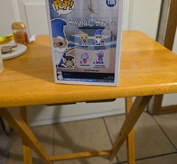 Funko Pop! Disney's Merlin and Archimedes in Blue and White - Picture 3 of 4